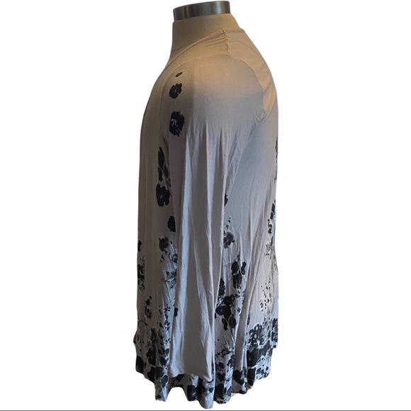 Soft Surroundings Light Gray Black & White Floral Knit Long Sleeve Tunic Top XL - Picture 3 of 8